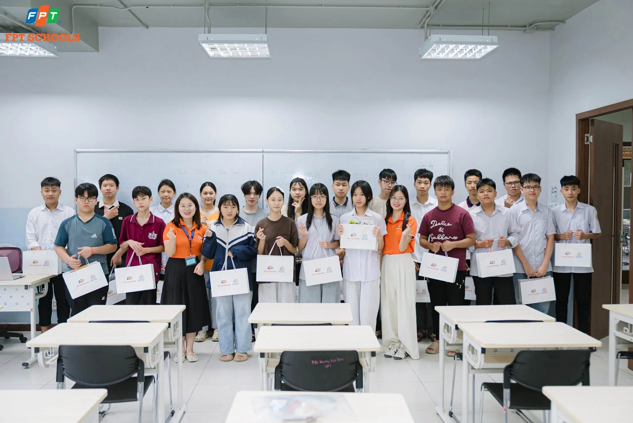 Hơn 400 học sinh hoàn thành kỳ đánh giá năng lực đầu vào tháng 05/2026 tại FPT School Hà Nam - FPT Education Hơn 400 học sinh hoàn thành kỳ đánh giá năng lực đầu vào tháng 05/2026 tại FPT School Hà Nam | FPT Schools