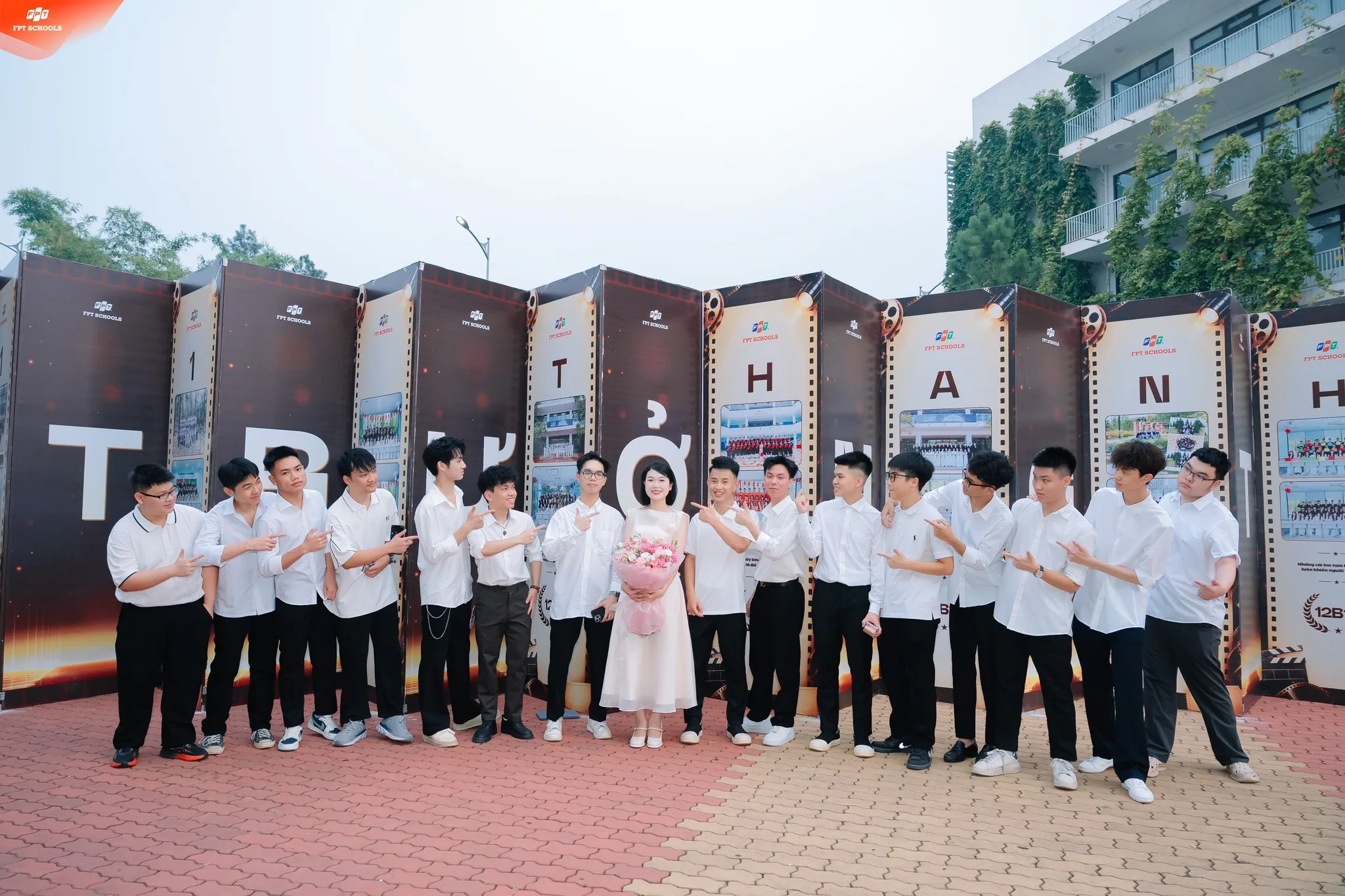 Lễ trưởng thành K11: Suất chiếu cuối cùng của những năm tháng thanh xuân tại Trường THPT FPT Hà Nội - FPT Education Lễ trưởng thành K11: Suất chiếu cuối cùng của những năm tháng thanh xuân tại Trường THPT FPT Hà Nội | FPT Schools