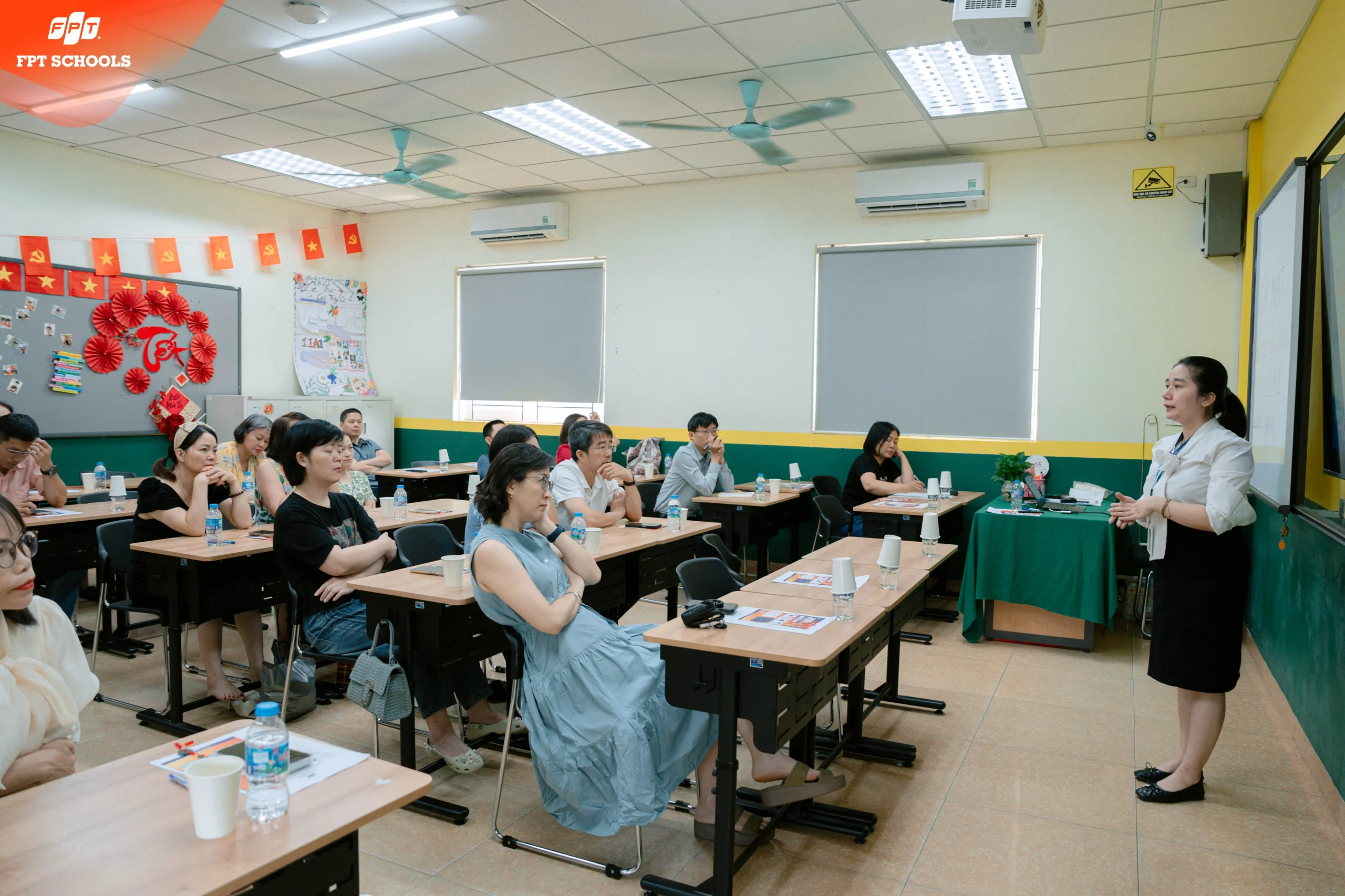 Họp phụ huynh cuối năm khối 10 – 11: Cùng nhìn lại hành trình học tập và trưởng thành năm học 2025 – 2026 | FPT Schools