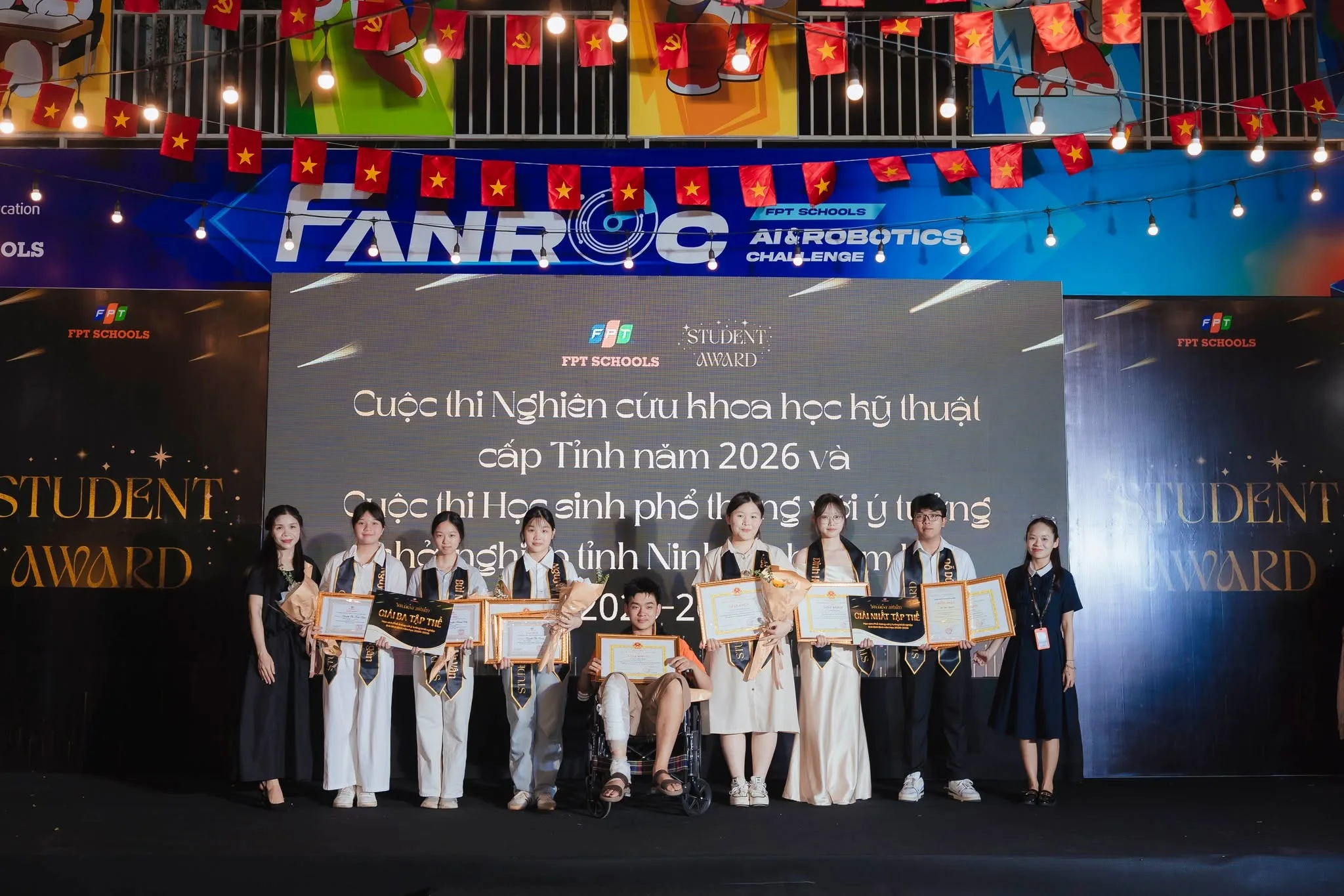 Vinh danh những gương mặt học sinh tiêu biểu năm học 2025-2026 tại FPT School Hà Nam - FPT Education Vinh danh những gương mặt học sinh tiêu biểu năm học 2025-2026 tại FPT School Hà Nam | FPT Schools
