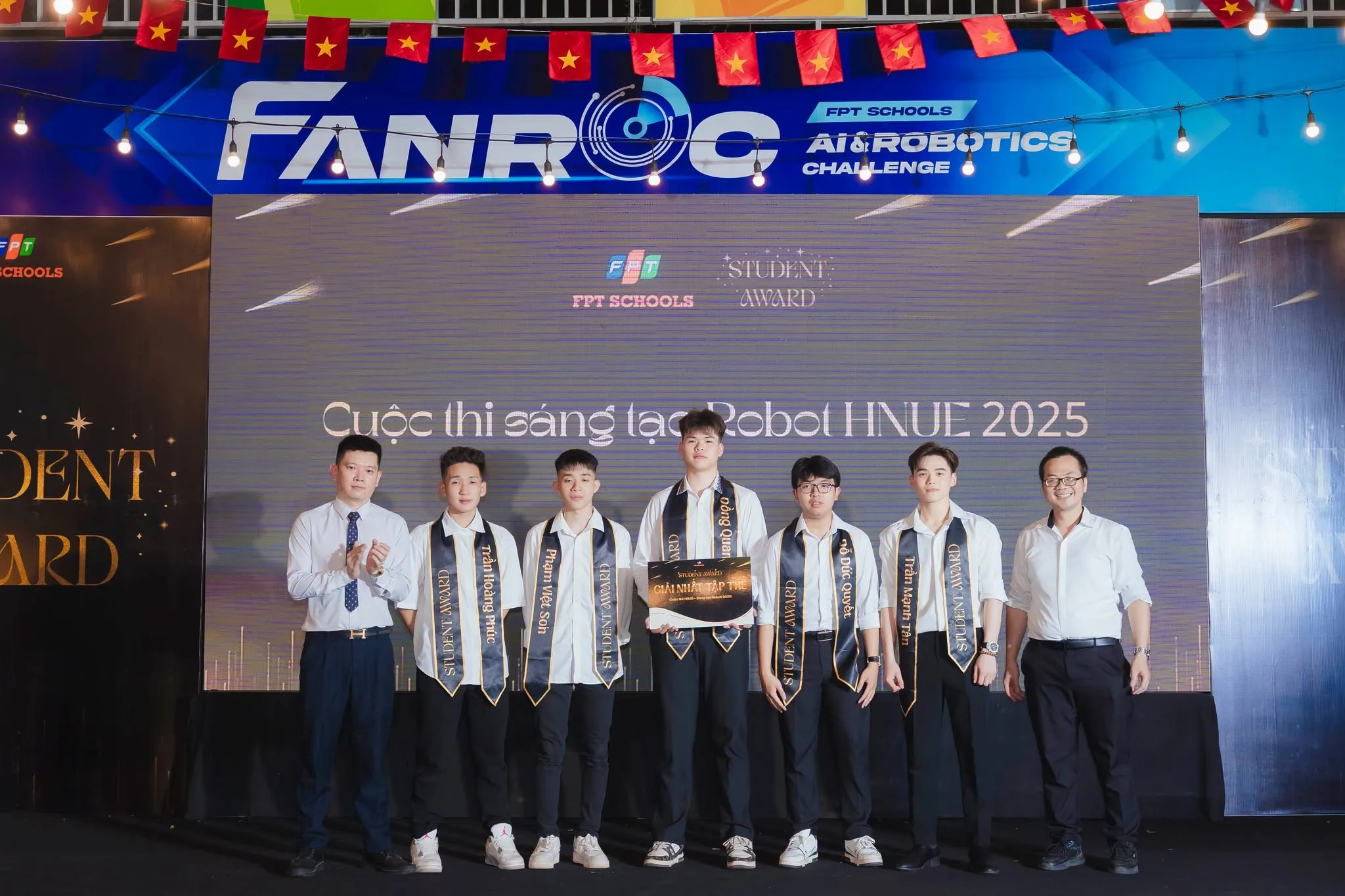 Vinh danh những gương mặt học sinh tiêu biểu năm học 2025-2026 tại FPT School Hà Nam - FPT Education Vinh danh những gương mặt học sinh tiêu biểu năm học 2025-2026 tại FPT School Hà Nam | FPT Schools