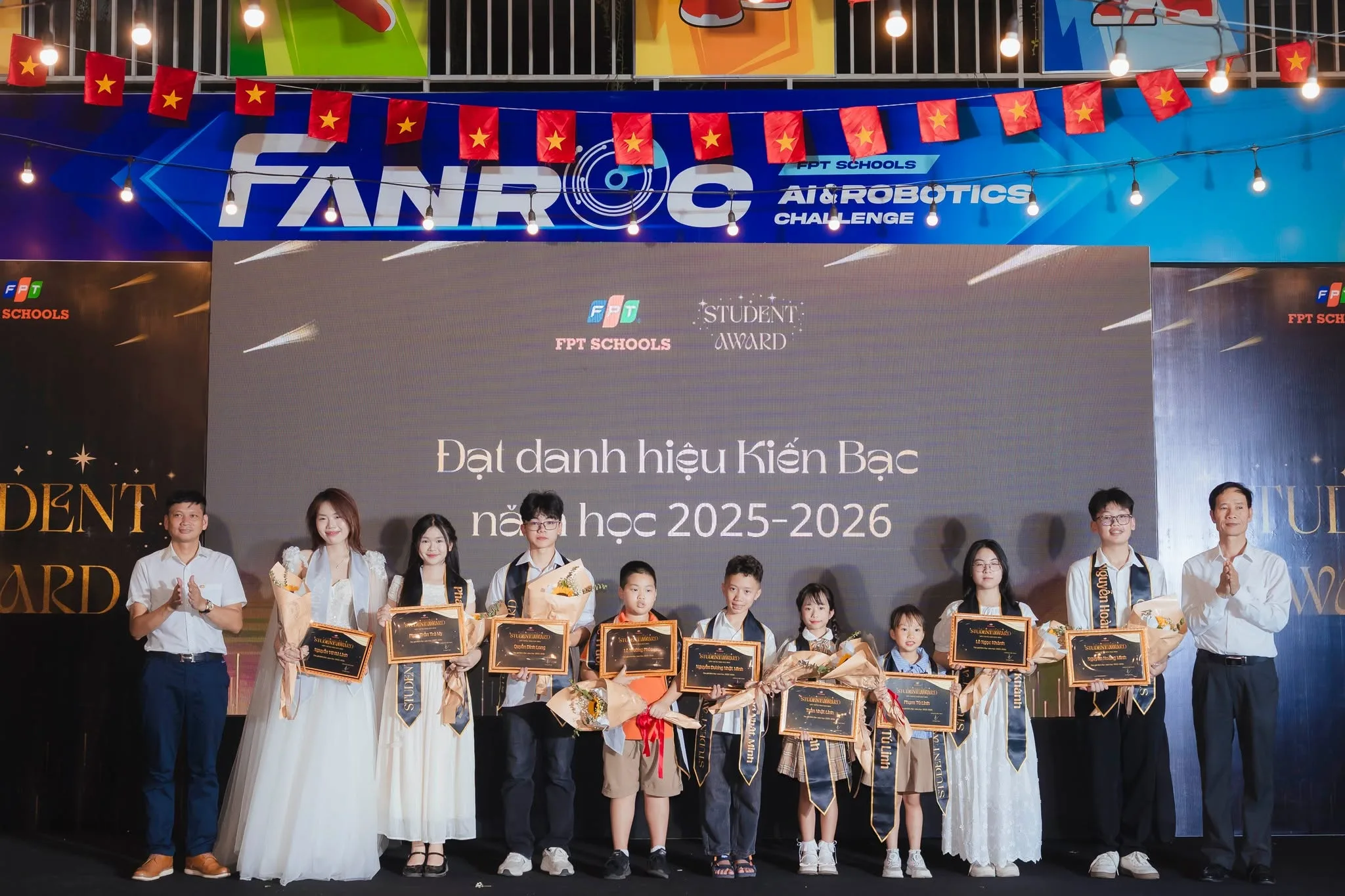 Vinh danh những gương mặt học sinh tiêu biểu năm học 2025-2026 tại FPT School Hà Nam - FPT Education Vinh danh những gương mặt học sinh tiêu biểu năm học 2025-2026 tại FPT School Hà Nam | FPT Schools