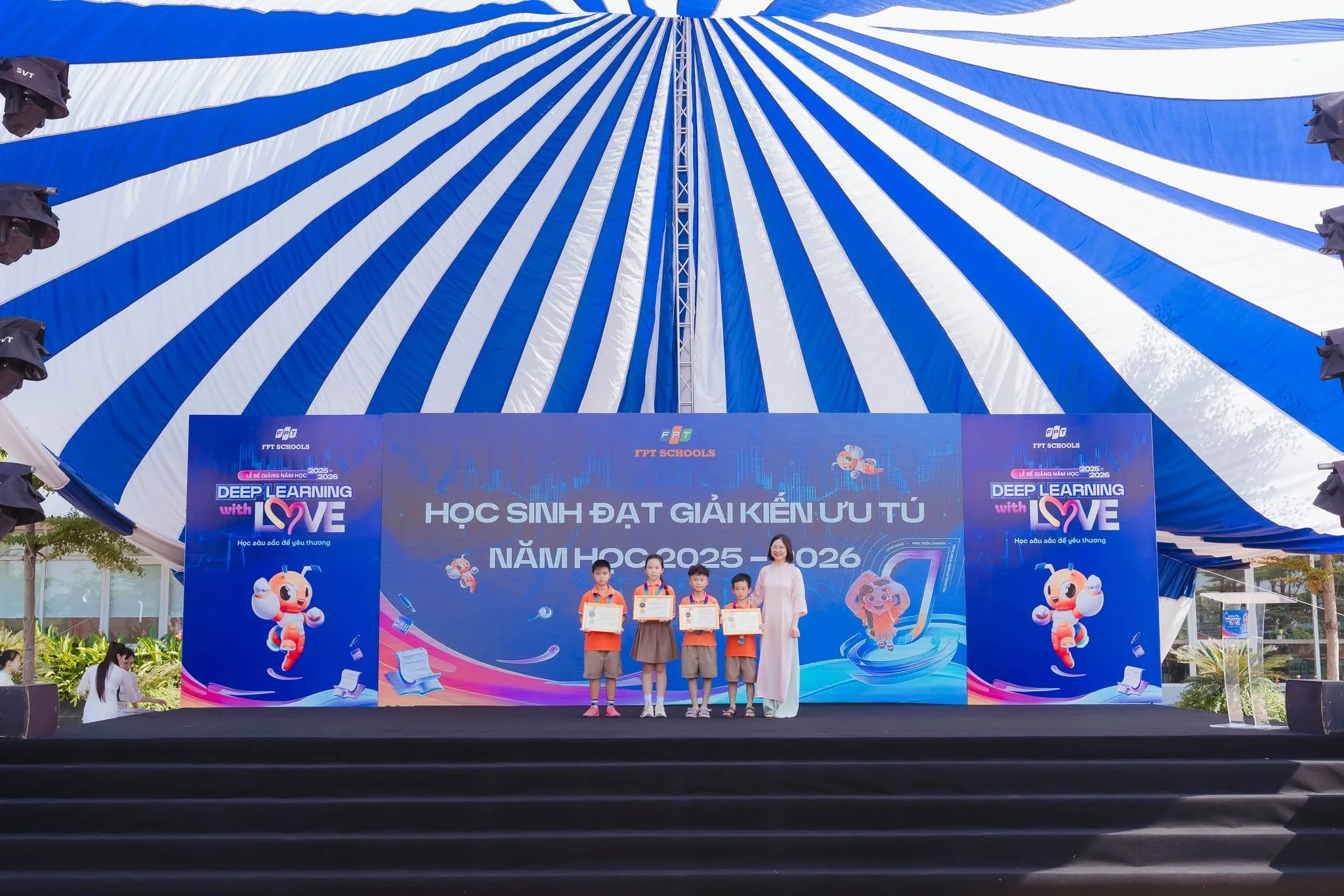 Vinh danh những gương mặt học sinh tiêu biểu năm học 2025-2026 tại FPT School Hà Nam - FPT Education Vinh danh những gương mặt học sinh tiêu biểu năm học 2025-2026 tại FPT School Hà Nam | FPT Schools