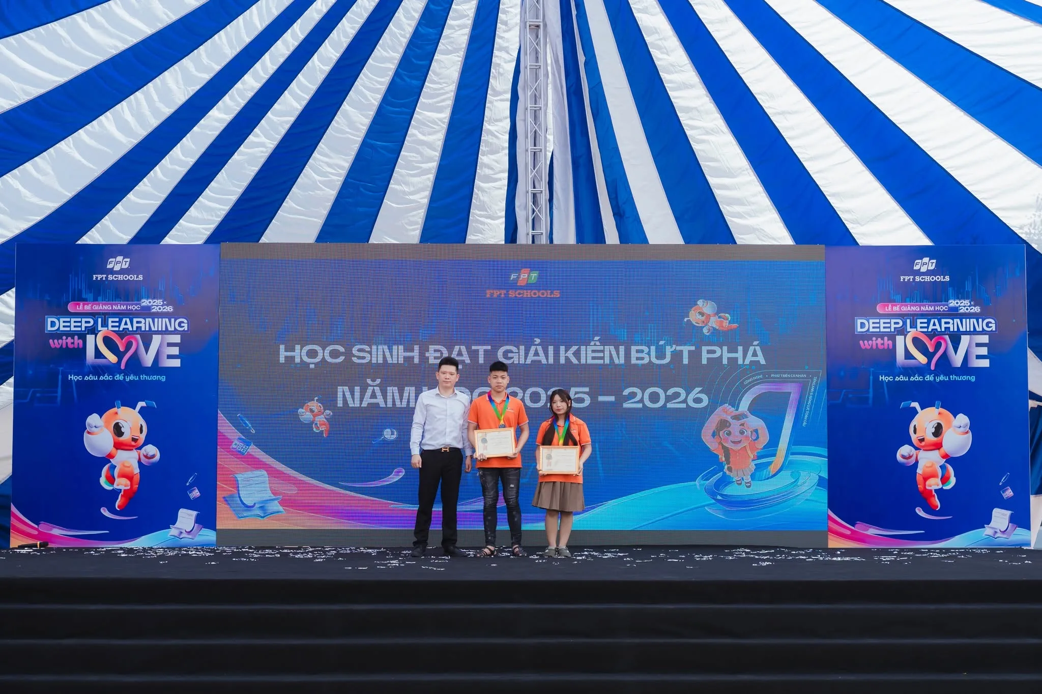 Vinh danh những gương mặt học sinh tiêu biểu năm học 2025-2026 tại FPT School Hà Nam - FPT Education Vinh danh những gương mặt học sinh tiêu biểu năm học 2025-2026 tại FPT School Hà Nam | FPT Schools
